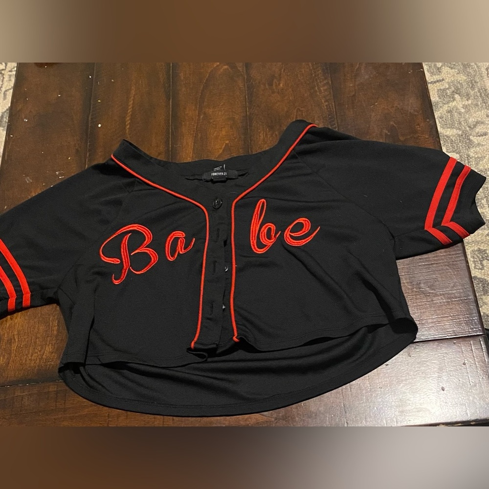 Babe Cropped Tee